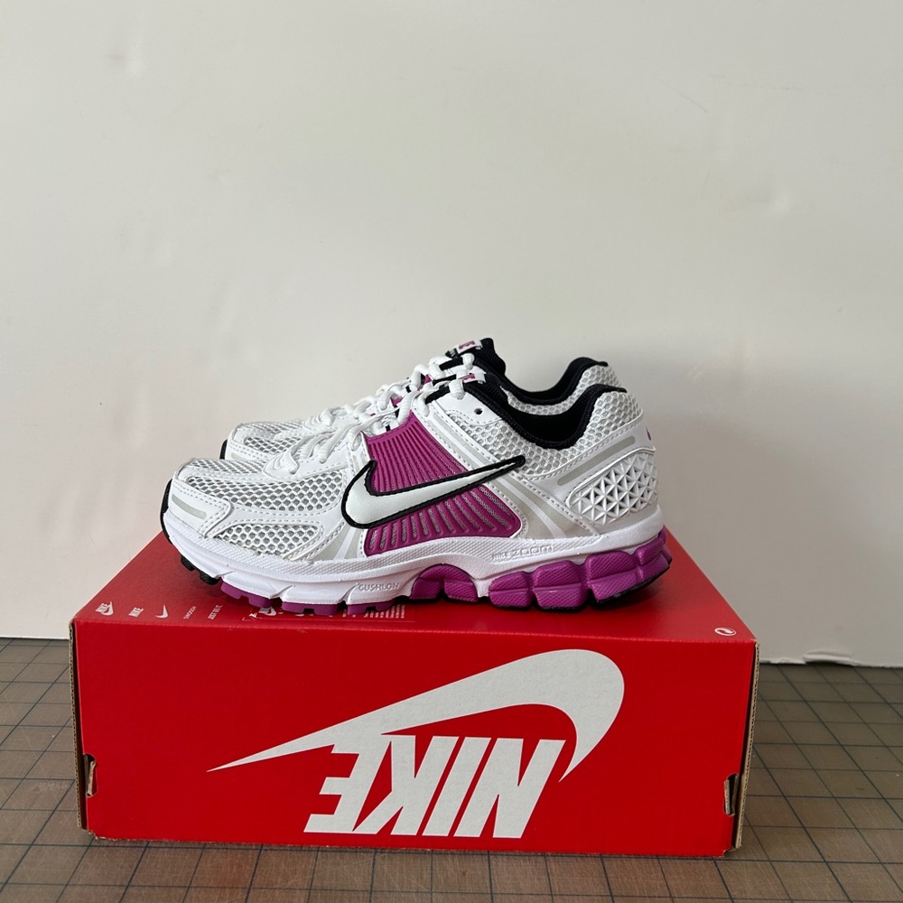 Nike Zoom Vomero 5 ‘White Hot Fuchsia’ Womens
